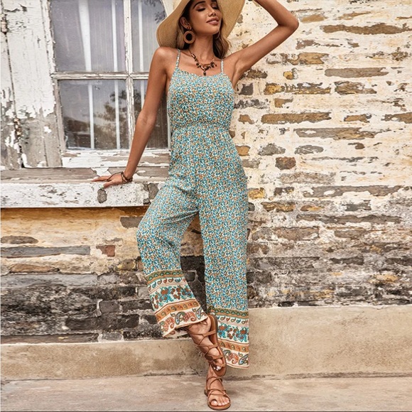 (Last 1)) 💥Bohemian jumpsuit floral design wide leg one piece - Picture 2 of 7